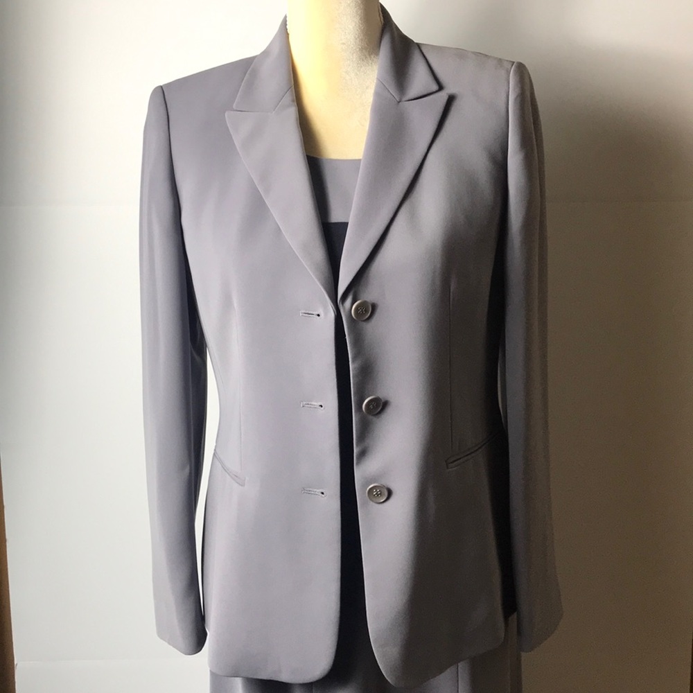 Kasper 3 PiecevGray Suit